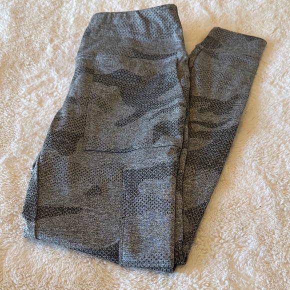 Mondetta Pants - Mondetta Gray Patterned Leggings